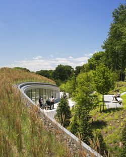 The Brooklyn Botanic Garden Visitors Center. AIA Institute Honor Awards for Architecture 2014.