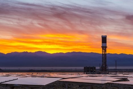 Energia sostenibile: Ivanpah, la più grande centrale termosolare del mondo in California.