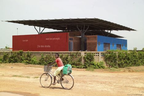 Architettura sostenibile di FAREStudio per le donne del Burkina Faso.