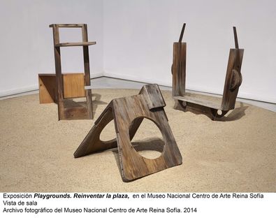 Mostra Playgrounds. Reinventing the Square al Museo Reina Sofia, Madrid.