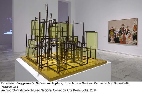 Mostra Playgrounds. Reinventing the Square al Museo Reina Sofia, Madrid.