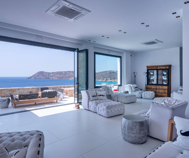 Hotel e resort a Mykonos con grandi lastre Ultra Ariostea