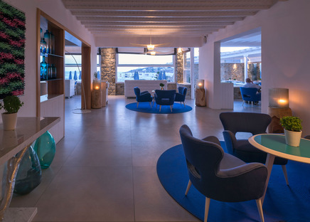 Hotel e resort a Mykonos con grandi lastre Ultra Ariostea