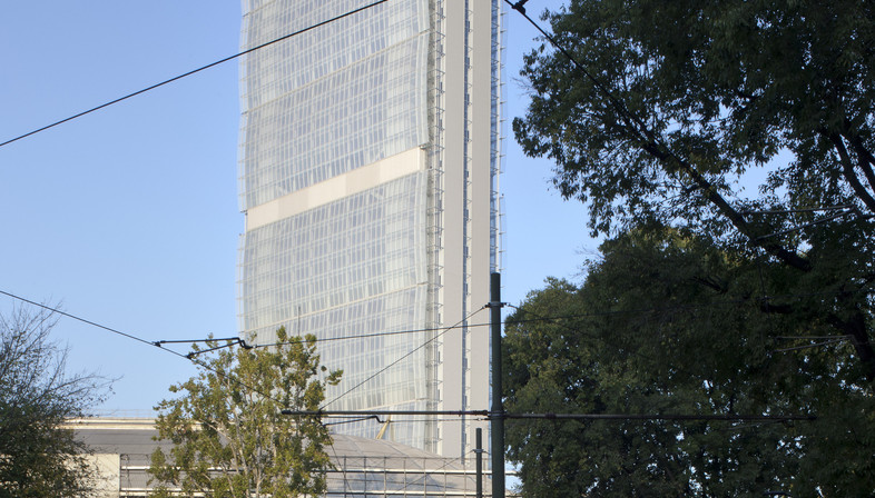La facciata della Allianz Tower di Milano – Andrea Maffei 