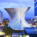 Facciata curva con esagoni di alluminio – Museo Soumaya a Mexico City 