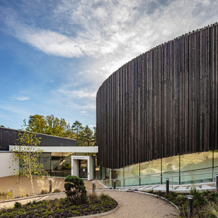 Facciata di legno per il nuovo cultural quarter del Wellington College di Seilern architects