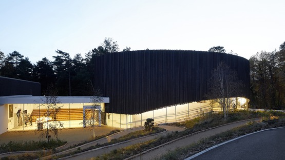 Facciata di legno per il nuovo cultural quarter del Wellington College di Seilern architects