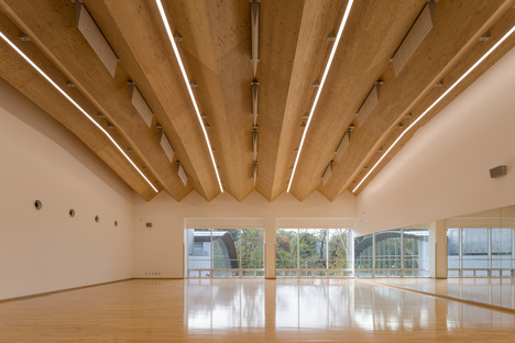 Struttura di legno per l’ICU phisical center di Kengo Kuma