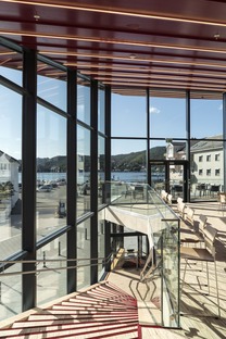 Il Flekkefjord Cultural center in legno e cemento armato