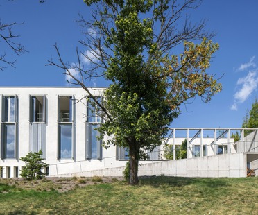 Casa wagneriana in cemento di B.K.P.Š. Architetti