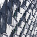 Elementi idroformati per la facciata della SEC di Harward di Behnish Architekten