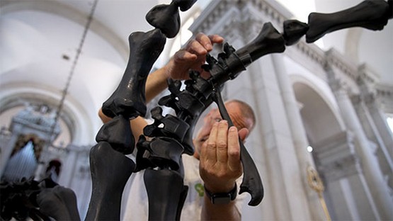 Ai Weiwei a Venezia: Memento Mori, monumento alla vita in vetro di Murano