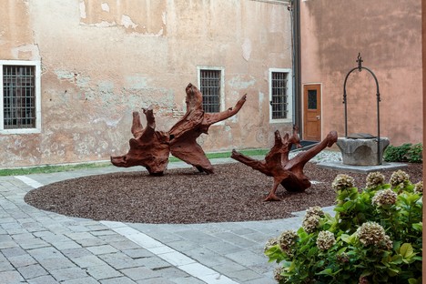 Ai Weiwei a Venezia: Memento Mori, monumento alla vita in vetro di Murano