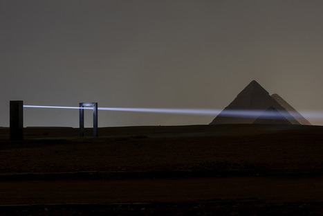 Portal of Light, l'installazione di Emilio Ferro davanti alle piramidi di Giza